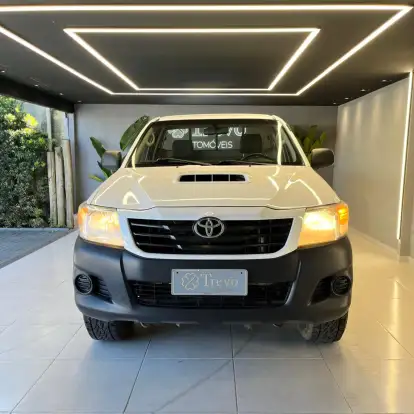 TOYOTA-HILUX-2014