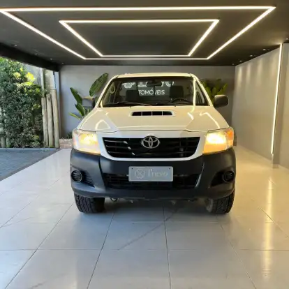 TOYOTA-HILUX-2014