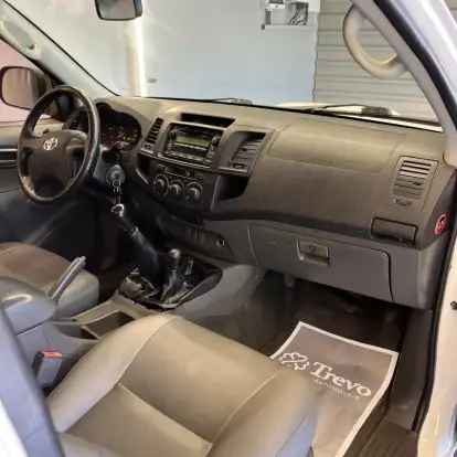 TOYOTA-HILUX-2014