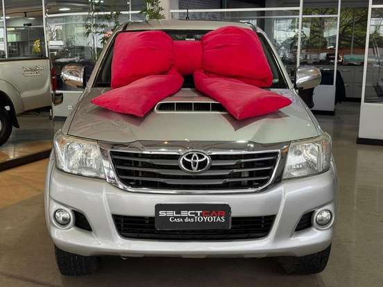 TOYOTA-HILUX-2014