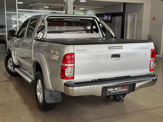 TOYOTA-HILUX-2014
