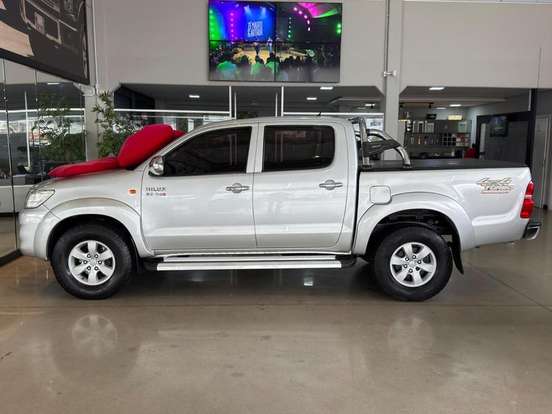 TOYOTA-HILUX-3.0 SR 4X4 CD 16V TURBO INTERCOOLER DIESEL 4P AUTOMÁTICO TOYOTA-HILUX-2014