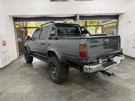 TOYOTA-HILUX-3.0 SRV 4X4 CD 16V TURBO DIESEL 4P MANUAL TOYOTA-HILUX-2002