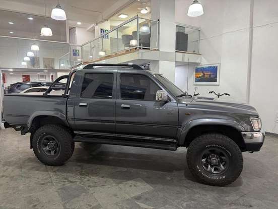 TOYOTA-HILUX-3.0 SRV 4X4 CD 16V TURBO DIESEL 4P MANUAL TOYOTA-HILUX-2002