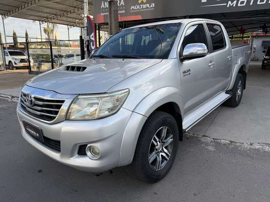 TOYOTA-HILUX-2012