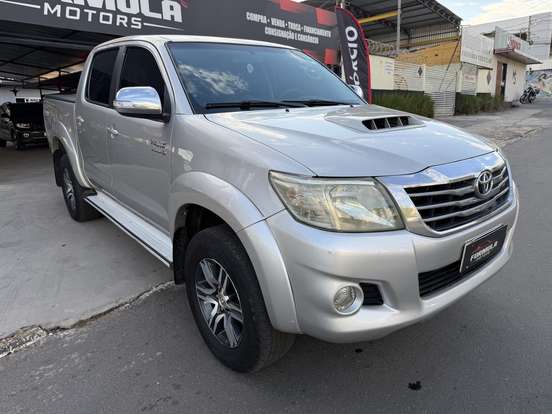 TOYOTA-HILUX-2012