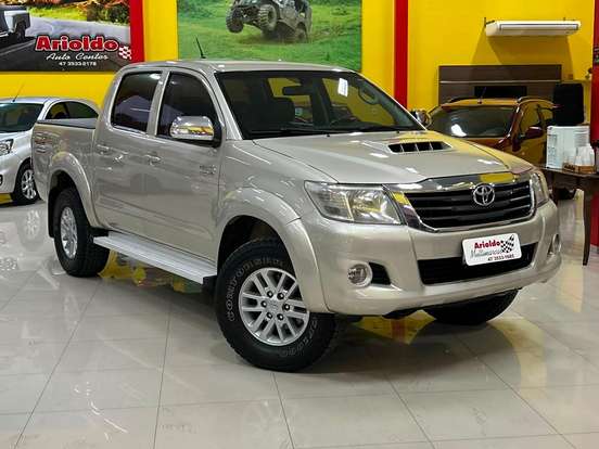 TOYOTA-HILUX-3.0 SRV 4X4 CD 16V TURBO INTERCOOLER DIESEL 4P AUTOMÁTICO TOYOTA-HILUX-2011