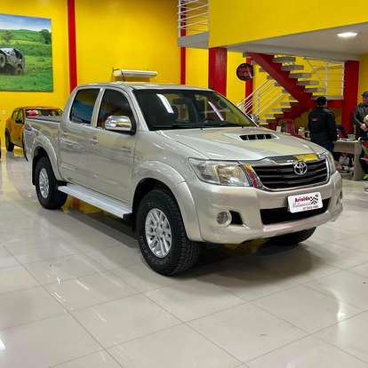 TOYOTA-HILUX-2011