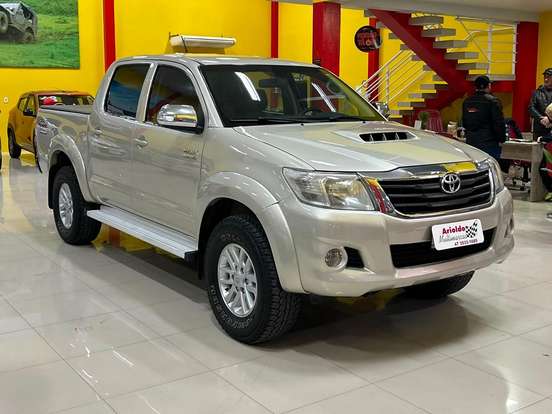 TOYOTA-HILUX-3.0 SRV 4X4 CD 16V TURBO INTERCOOLER DIESEL 4P AUTOMÁTICO TOYOTA-HILUX-2011