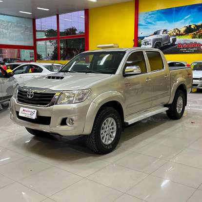 TOYOTA-HILUX-2011