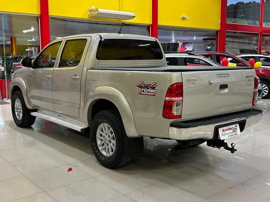 TOYOTA-HILUX-3.0 SRV 4X4 CD 16V TURBO INTERCOOLER DIESEL 4P AUTOMÁTICO TOYOTA-HILUX-2011