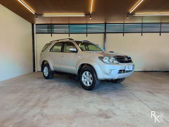 TOYOTA-HILUX-2006