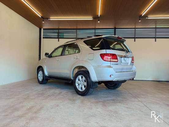 TOYOTA-HILUX-2006
