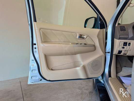 TOYOTA-HILUX-2006