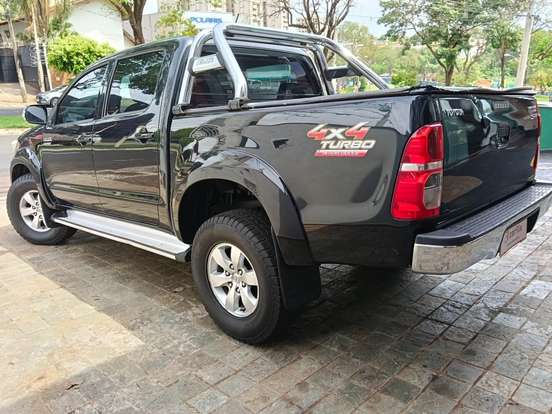 TOYOTA-HILUX-2013