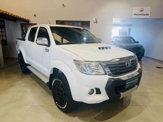 TOYOTA-HILUX-3.0 SRV 4X4 CD 16V TURBO INTERCOOLER DIESEL 4P AUTOMÁTICO TOYOTA-HILUX-2015