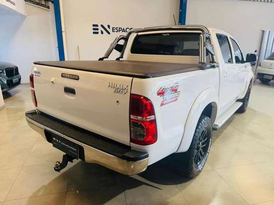 TOYOTA-HILUX-3.0 SRV 4X4 CD 16V TURBO INTERCOOLER DIESEL 4P AUTOMÁTICO TOYOTA-HILUX-2015