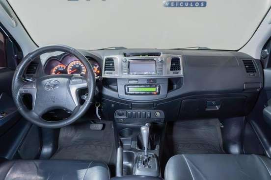TOYOTA-HILUX-2015
