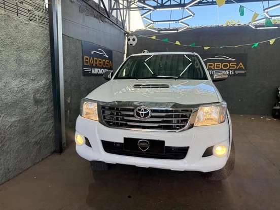 TOYOTA-HILUX-3.0 SRV 4X4 CD 16V TURBO INTERCOOLER DIESEL 4P AUTOMÁTICO TOYOTA-HILUX-2011