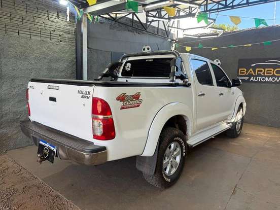 TOYOTA-HILUX-3.0 SRV 4X4 CD 16V TURBO INTERCOOLER DIESEL 4P AUTOMÁTICO TOYOTA-HILUX-2011