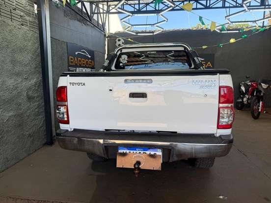 TOYOTA-HILUX-3.0 SRV 4X4 CD 16V TURBO INTERCOOLER DIESEL 4P AUTOMÁTICO TOYOTA-HILUX-2011