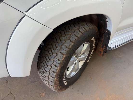 TOYOTA-HILUX-2011