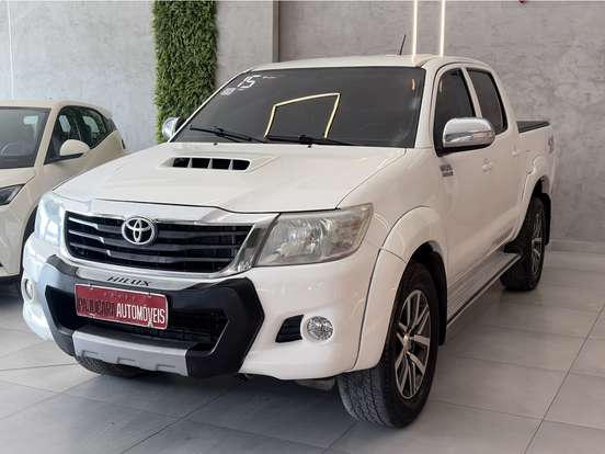 TOYOTA-HILUX-2015