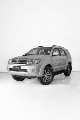 TOYOTA HILUX 3.0 SRV 4X4 CD 7 LUGARES 16V TURBO INTERCOOLER DIESEL 4P AUTOMÁTICO
