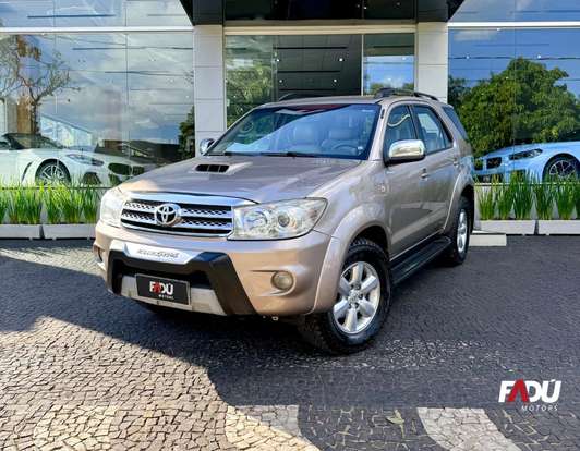 TOYOTA-HILUX-3.0 SRV 4X4 CD 7 LUGARES 16V TURBO INTERCOOLER DIESEL 4P AUTOMÁTICO TOYOTA-HILUX-2011
