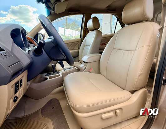 TOYOTA-HILUX-3.0 SRV 4X4 CD 7 LUGARES 16V TURBO INTERCOOLER DIESEL 4P AUTOMÁTICO TOYOTA-HILUX-2011