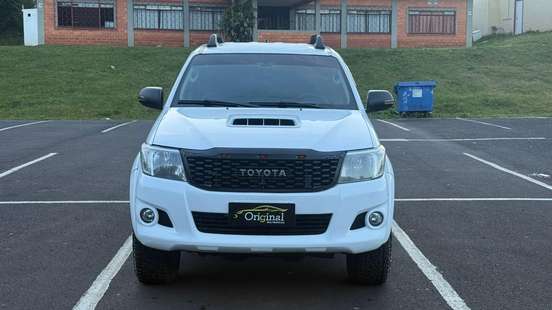 TOYOTA-HILUX-2014