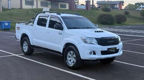 TOYOTA-HILUX-2014