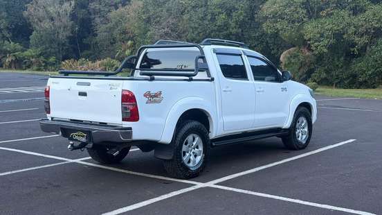 TOYOTA-HILUX-2014