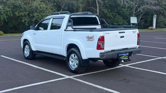 TOYOTA-HILUX-2014