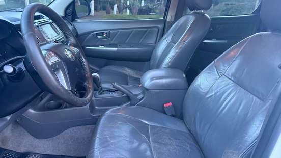 TOYOTA-HILUX-2014