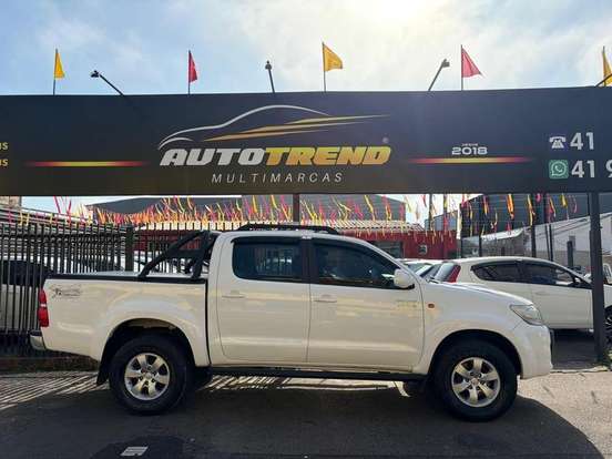 TOYOTA-HILUX-2014