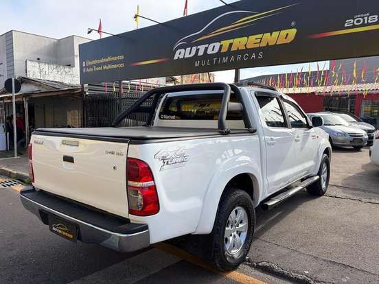 TOYOTA-HILUX-2014