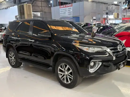 TOYOTA-HILUX SW4-2018