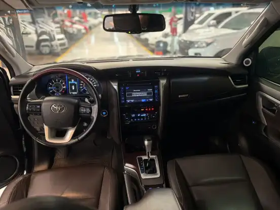 TOYOTA-HILUX SW4-2018