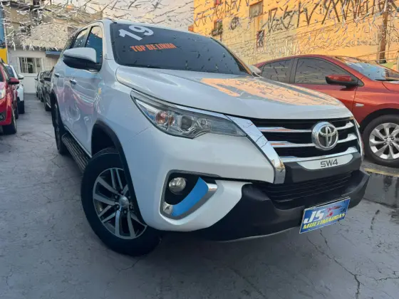 TOYOTA HILUX SW4 2.7 SRV 7 LUGARES 4X2 16V FLEX 4P AUTOMÁTICO