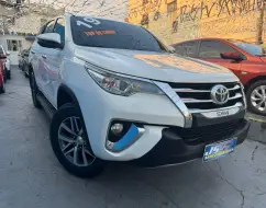 TOYOTA HILUX SW4 2.7 SRV 7 LUGARES 4X2 16V FLEX 4P AUTOMÁTICO TOYOTA HILUX SW4 2.7 SRV 7 LUGARES 4X2 16V FLEX 4P AUTOMÁTICO