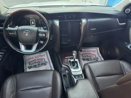 TOYOTA-HILUX SW4-2.7 SRV 7 LUGARES 4X2 16V FLEX 4P AUTOMÁTICO TOYOTA-HILUX SW4-2018