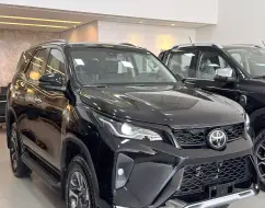 TOYOTA HILUX SW4 2.8 D-4D TURBO DIESEL SRX PLATINUM 7L 4X4 AUTOMÁTICO TOYOTA HILUX SW4 2.8 D-4D TURBO DIESEL SRX PLATINUM 7L 4X4 AUTOMÁTICO