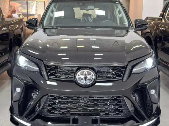 TOYOTA-HILUX SW4-2.8 D-4D TURBO DIESEL SRX PLATINUM 7L 4X4 AUTOMÁTICO TOYOTA-HILUX SW4-2026