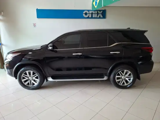 TOYOTA-HILUX SW4-2018