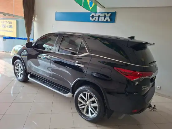 TOYOTA-HILUX SW4-2018