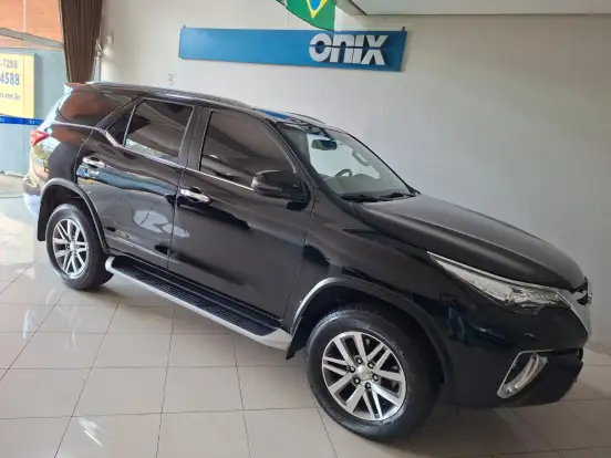TOYOTA-HILUX SW4-2.8 SRX 4X4 7 LUGARES 16V TURBO INTERCOOLER DIESEL 4P AUTOMÁTICO TOYOTA-HILUX SW4-2018