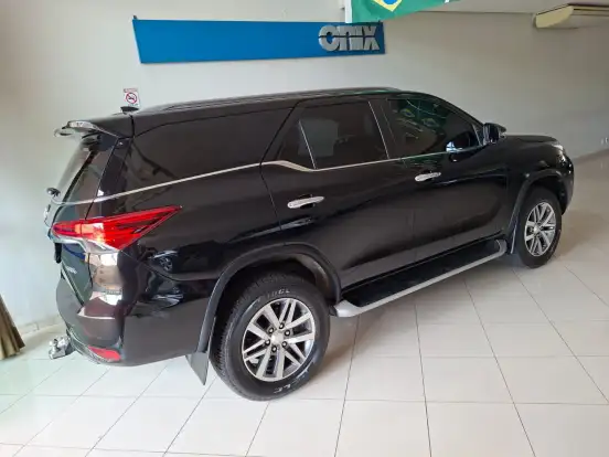 TOYOTA-HILUX SW4-2018