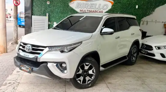 TOYOTA-HILUX SW4-2.8 SRX DIAMOND 4X4 7 LUGARES 16V TURBO INTERCOOLER DIESEL 4P AUTOMÁTICO TOYOTA-HILUX SW4-2019