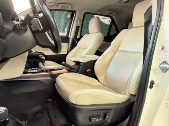 TOYOTA-HILUX SW4-2.8 SRX DIAMOND 4X4 7 LUGARES 16V TURBO INTERCOOLER DIESEL 4P AUTOMÁTICO TOYOTA-HILUX SW4-2019